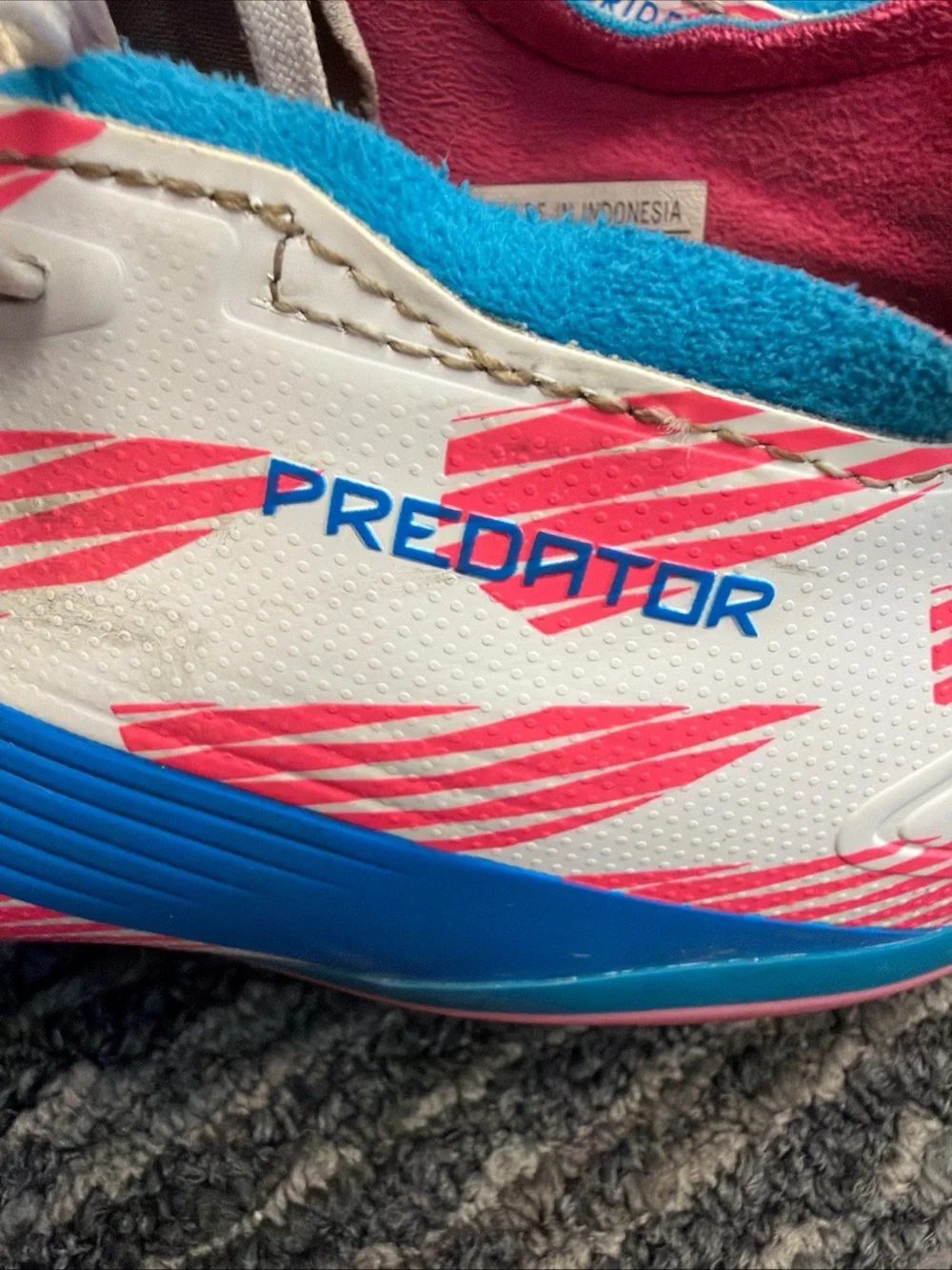 adidas mens predator White Pink & Blue Soccer Cleats size 10